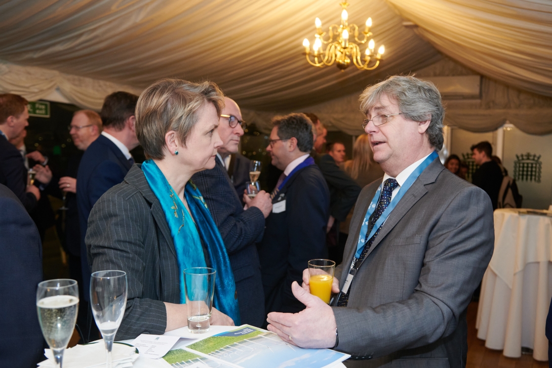 British Glass CEO Dave Dalton alongside Yvette Cooper MP